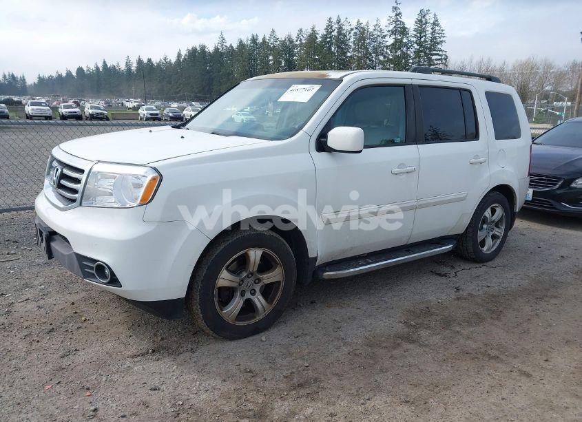 Photo 2 of 2013 Honda Pilot EX-L (VIN 5FNYF4H68DB036950)