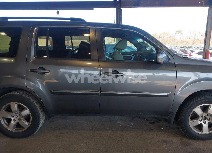 Photo 14 of 2011 Honda Pilot EX-L (VIN 5FNYF4H69BB029860)