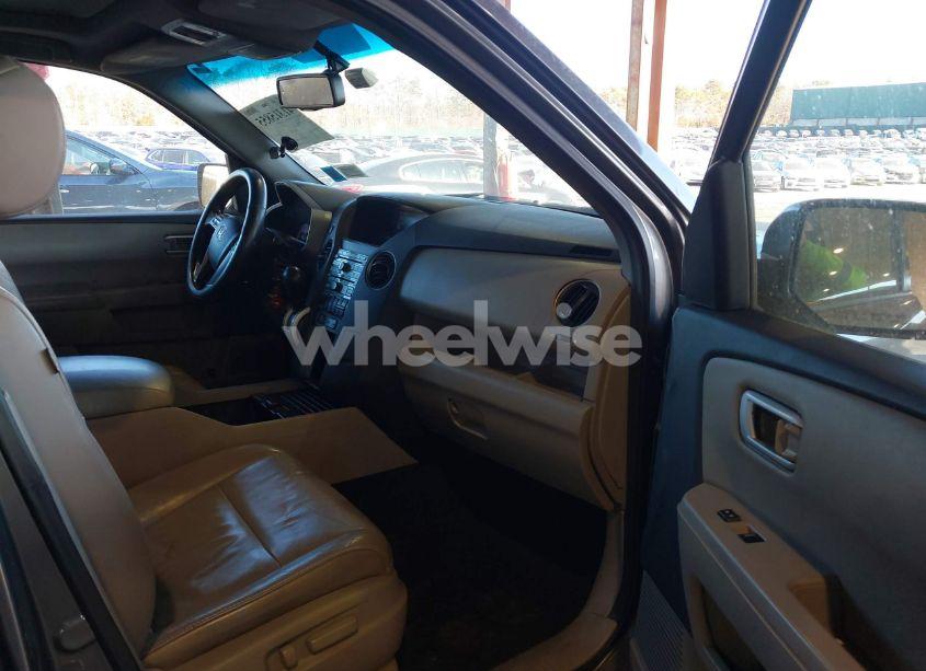 Photo 5 of 2011 Honda Pilot EX-L (VIN 5FNYF4H69BB029860)