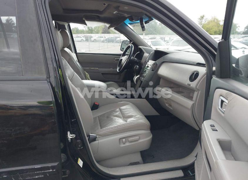 Photo 5 of 2011 Honda Pilot EX-L (VIN 5FNYF4H69BB041653)