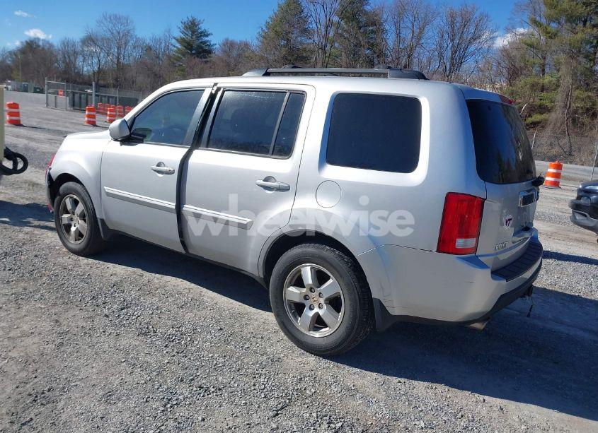 Photo 3 of 2011 Honda Pilot EX-L (VIN 5FNYF4H69BB072076)