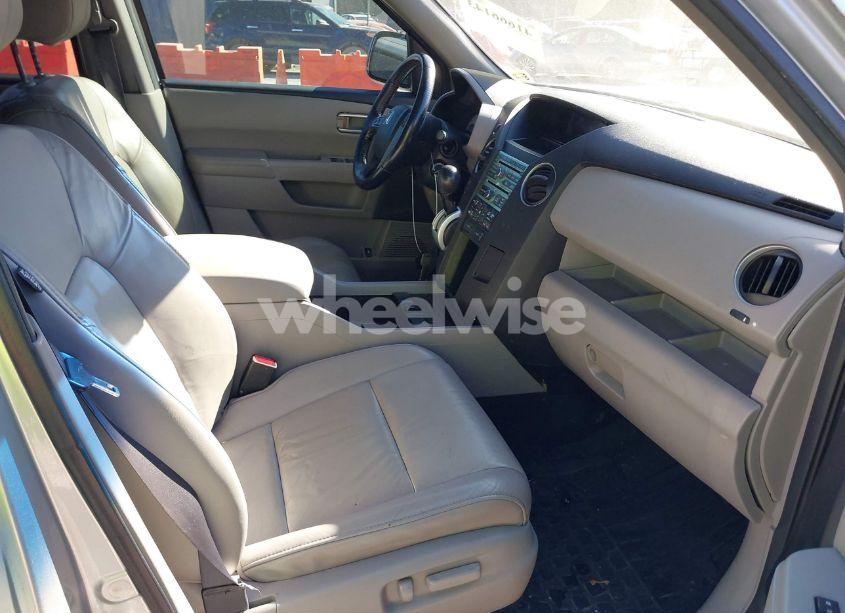 Photo 5 of 2011 Honda Pilot EX-L (VIN 5FNYF4H69BB072076)