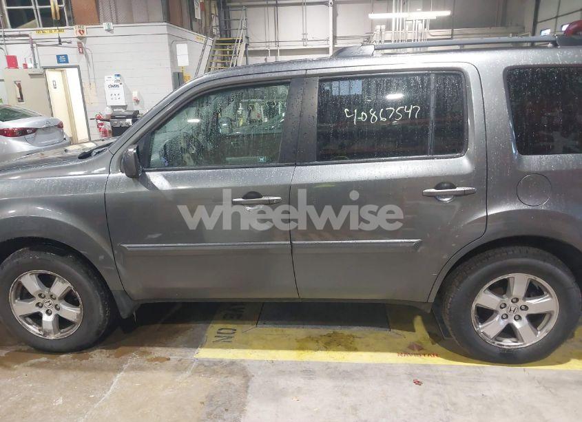 Photo 15 of 2011 Honda Pilot EX-L (VIN 5FNYF4H69BB081179)