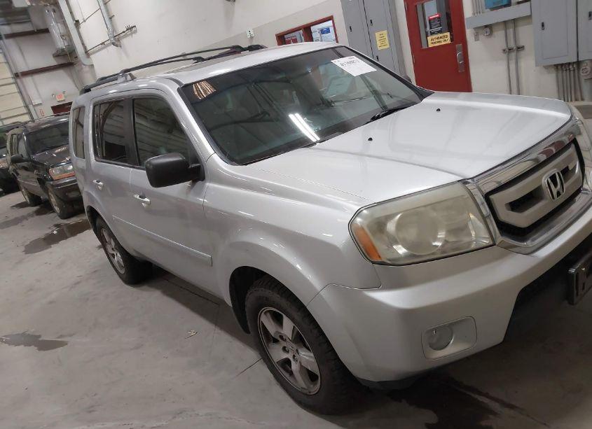 2011 Honda Pilot EX-L (VIN 5FNYF4H70BB012924) main photo