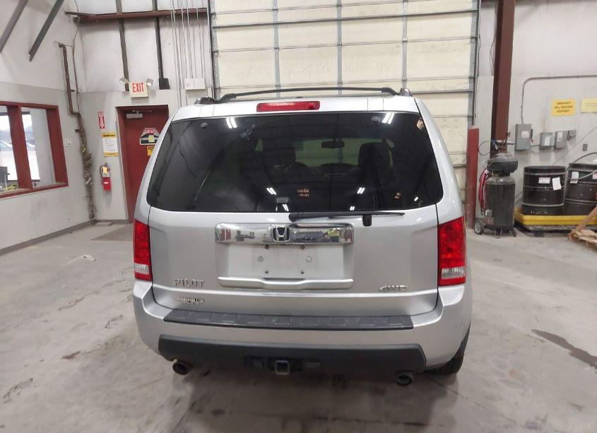 Photo 16 of 2011 Honda Pilot EX-L (VIN 5FNYF4H70BB012924)