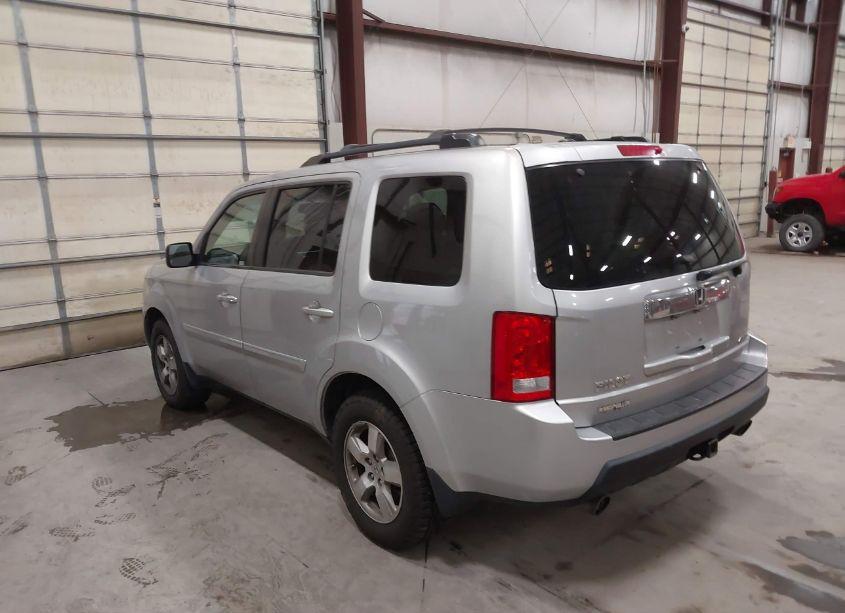 Photo 3 of 2011 Honda Pilot EX-L (VIN 5FNYF4H70BB012924)
