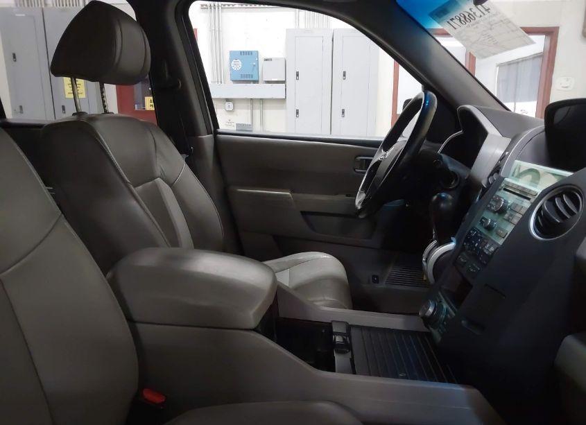 Photo 5 of 2011 Honda Pilot EX-L (VIN 5FNYF4H70BB012924)