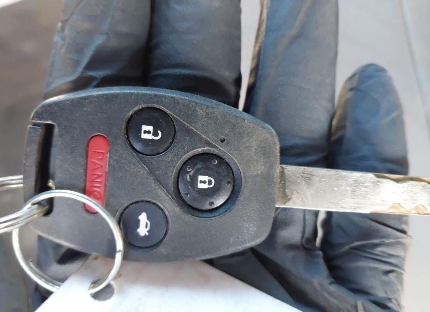 Photo 11 of 2011 Honda Pilot EX-L (VIN 5FNYF4H71BB090581)