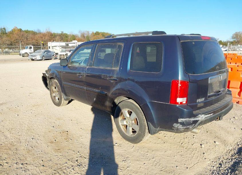 Photo 3 of 2011 Honda Pilot EX-L (VIN 5FNYF4H71BB090581)