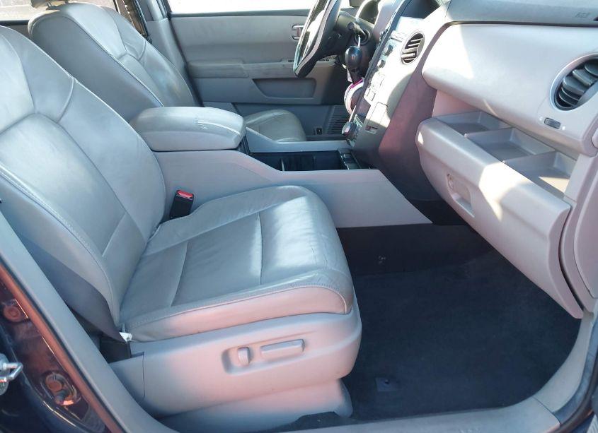 Photo 5 of 2011 Honda Pilot EX-L (VIN 5FNYF4H71BB090581)