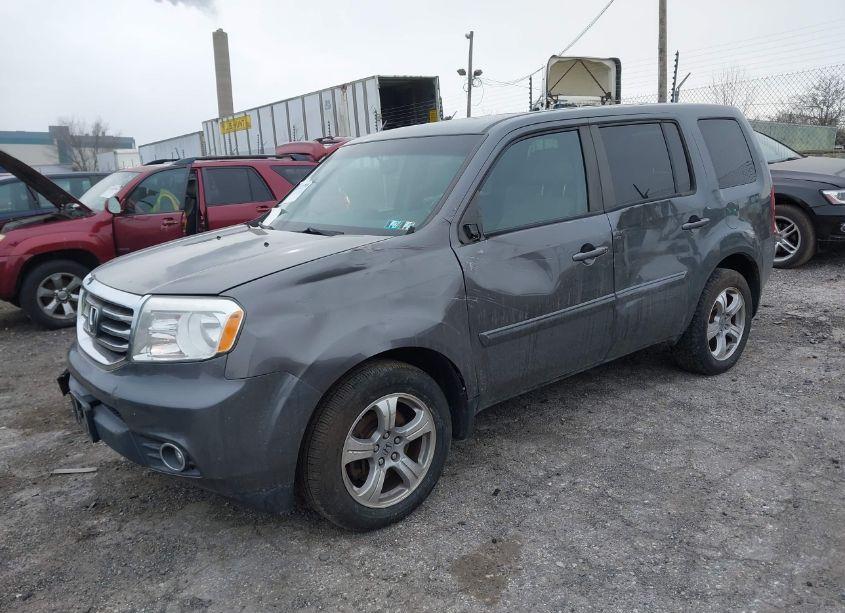 Photo 2 of 2013 Honda Pilot EX-L (VIN 5FNYF4H71DB004317)