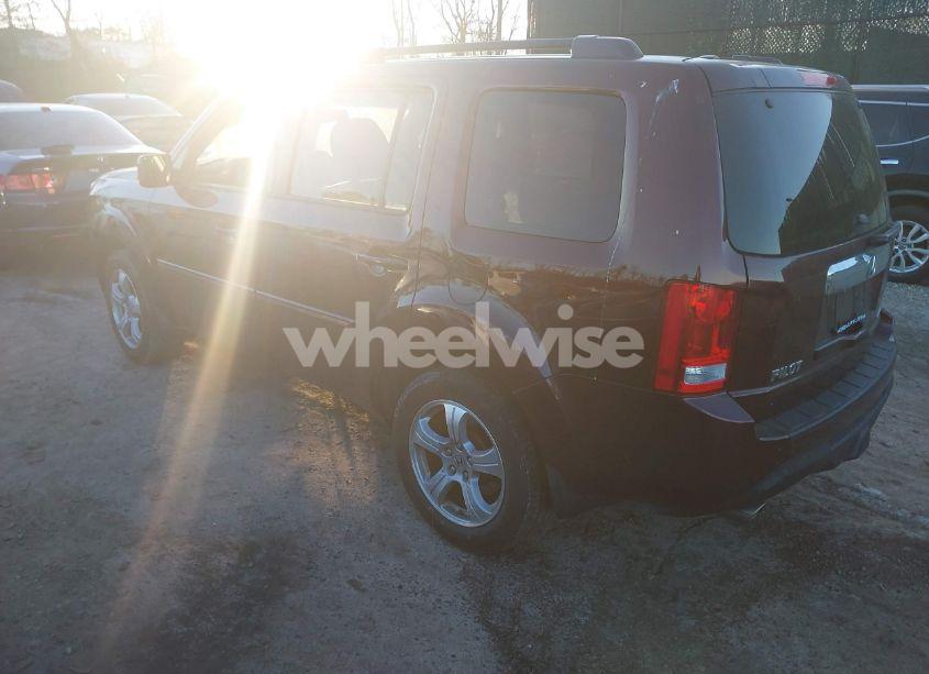 Photo 3 of 2015 Honda Pilot EX-L (VIN 5FNYF4H71FB017880)