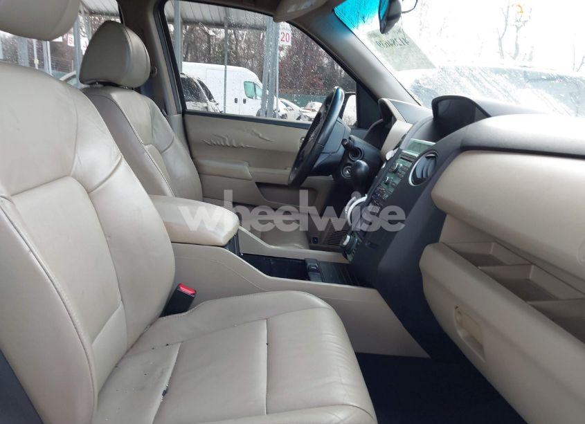 Photo 5 of 2011 Honda Pilot EX-L (VIN 5FNYF4H74BB020265)