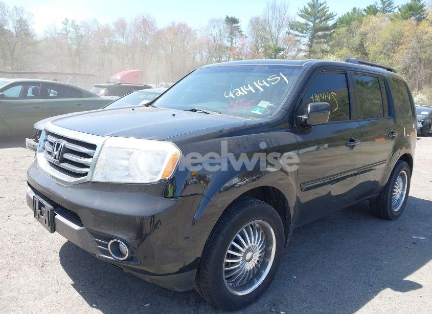 Photo 2 of 2013 Honda Pilot EX-L (VIN 5FNYF4H75DB002151)