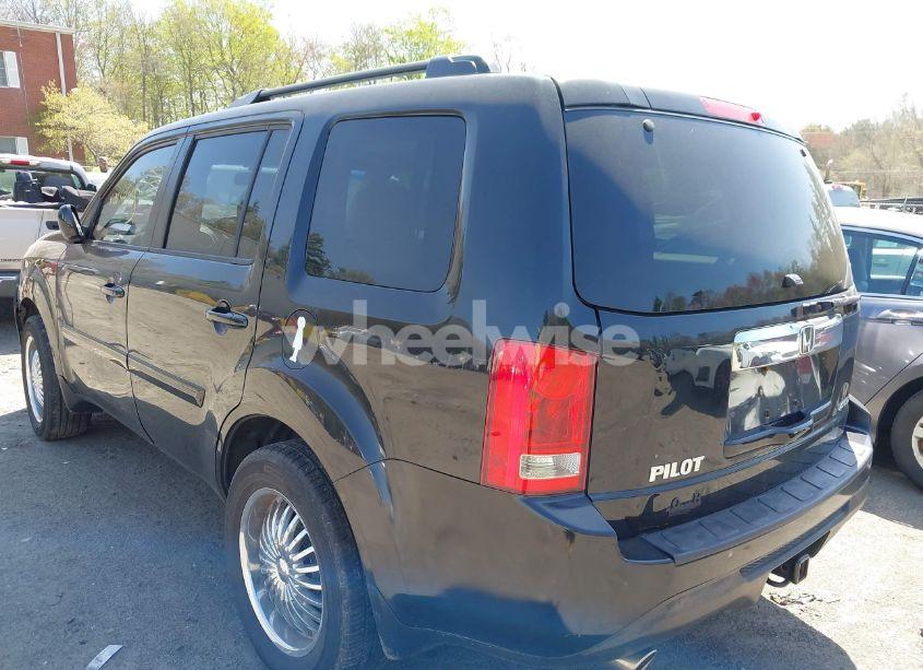 Photo 3 of 2013 Honda Pilot EX-L (VIN 5FNYF4H75DB002151)