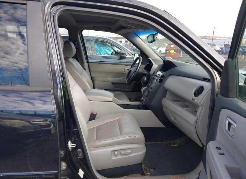 Photo 5 of 2014 Honda Pilot EX-L (VIN 5FNYF4H75EB007593)