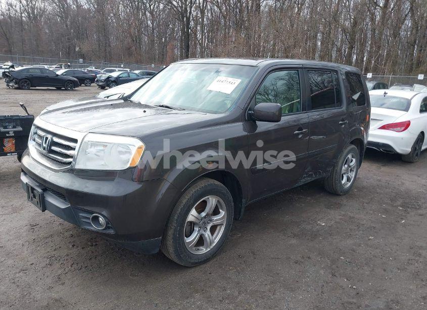 Photo 2 of 2013 Honda Pilot EX-L (VIN 5FNYF4H76DB016821)