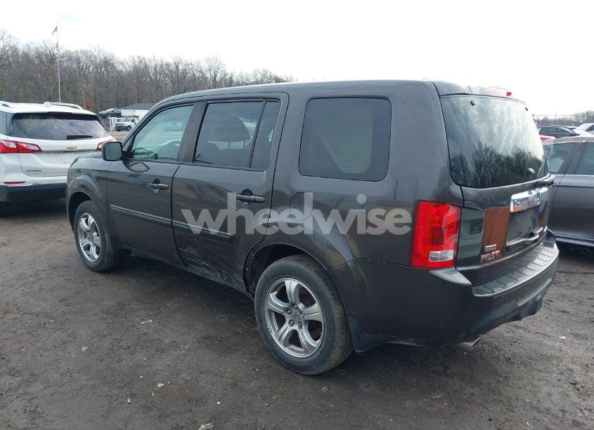 Photo 3 of 2013 Honda Pilot EX-L (VIN 5FNYF4H76DB016821)