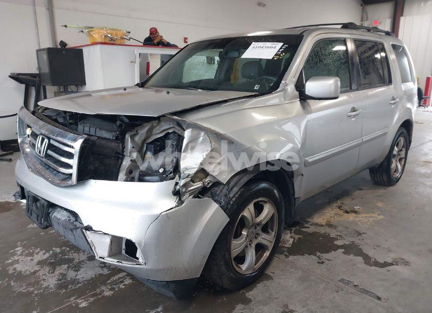 Photo 2 of 2013 Honda Pilot EX-L (VIN 5FNYF4H76DB067204)