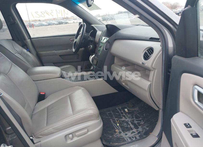 Photo 5 of 2011 Honda Pilot EX-L (VIN 5FNYF4H78BB086107)