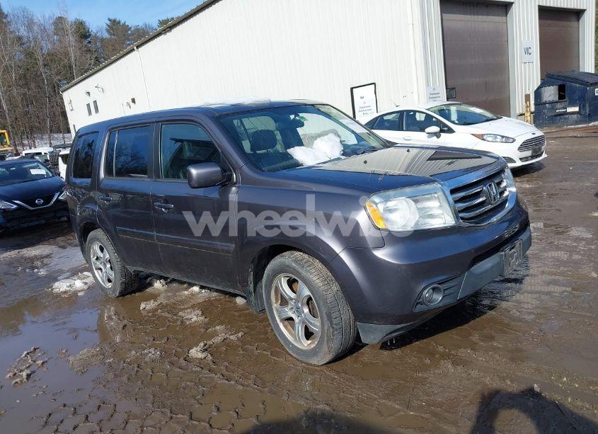 2015 Honda Pilot EX-L (VIN 5FNYF4H79FB043787) main photo