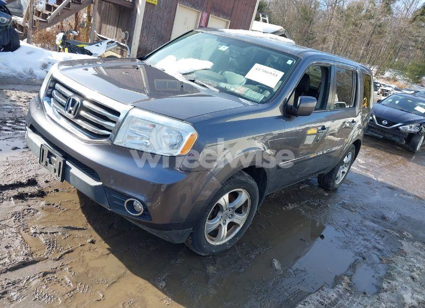 Photo 2 of 2015 Honda Pilot EX-L (VIN 5FNYF4H79FB043787)