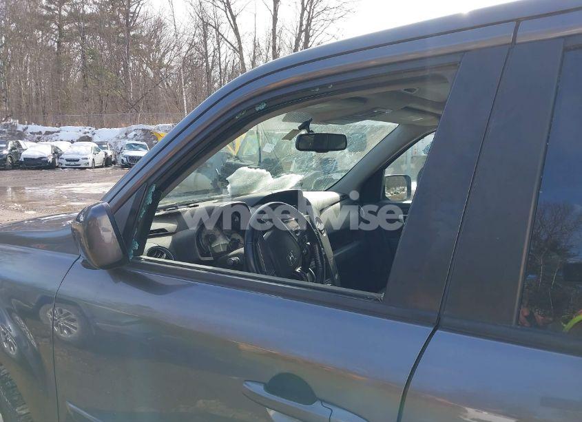 Photo 6 of 2015 Honda Pilot EX-L (VIN 5FNYF4H79FB043787)