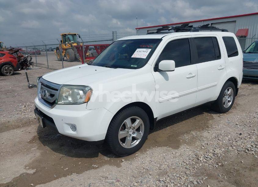 Photo 2 of 2011 Honda Pilot EX-L (VIN 5FNYF4H7XBB059426)