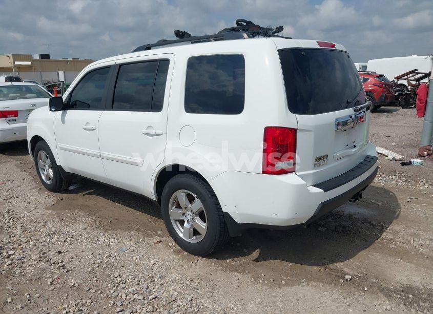 Photo 3 of 2011 Honda Pilot EX-L (VIN 5FNYF4H7XBB059426)