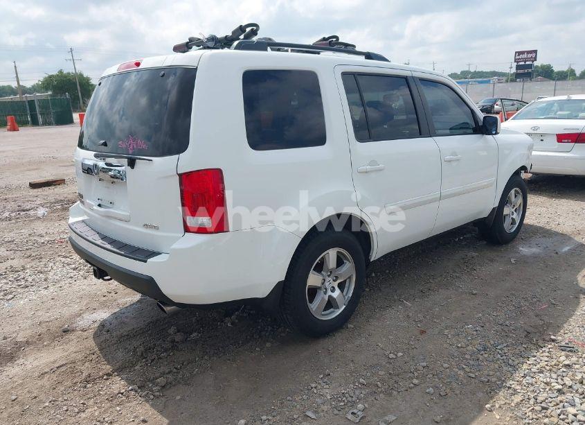 Photo 4 of 2011 Honda Pilot EX-L (VIN 5FNYF4H7XBB059426)