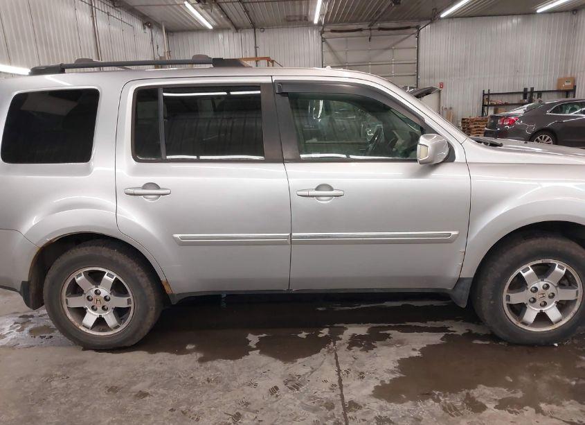 Photo 14 of 2010 Honda Pilot TOURING (VIN 5FNYF4H83AB002864)