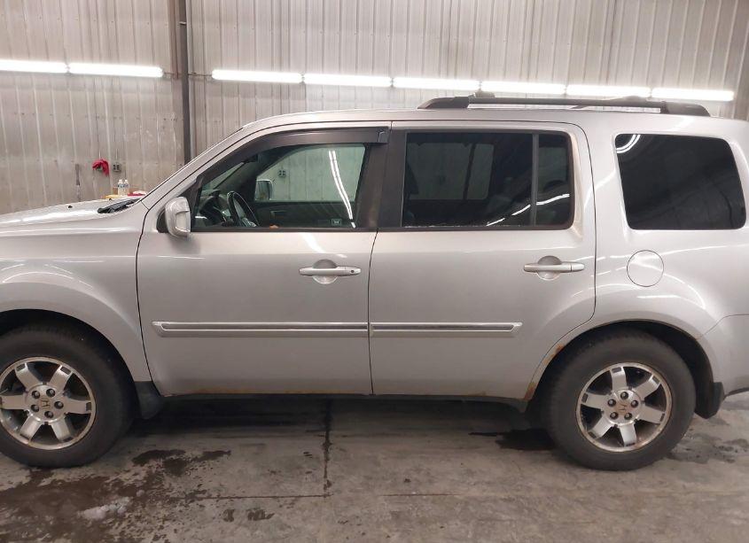 Photo 15 of 2010 Honda Pilot TOURING (VIN 5FNYF4H83AB002864)