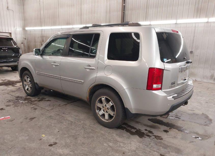 Photo 3 of 2010 Honda Pilot TOURING (VIN 5FNYF4H83AB002864)