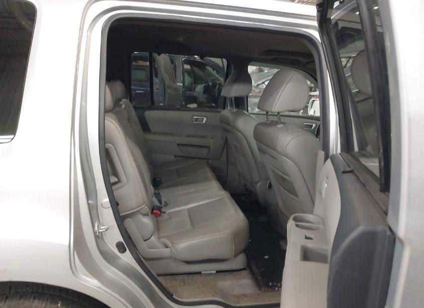 Photo 8 of 2010 Honda Pilot TOURING (VIN 5FNYF4H83AB002864)