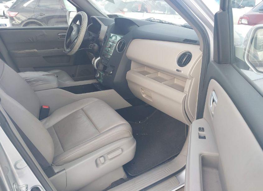 Photo 5 of 2010 Honda Pilot TOURING (VIN 5FNYF4H84AB023142)