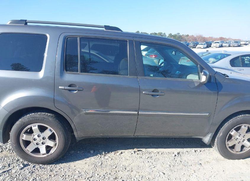Photo 13 of 2010 Honda Pilot TOURING (VIN 5FNYF4H86AB038760)