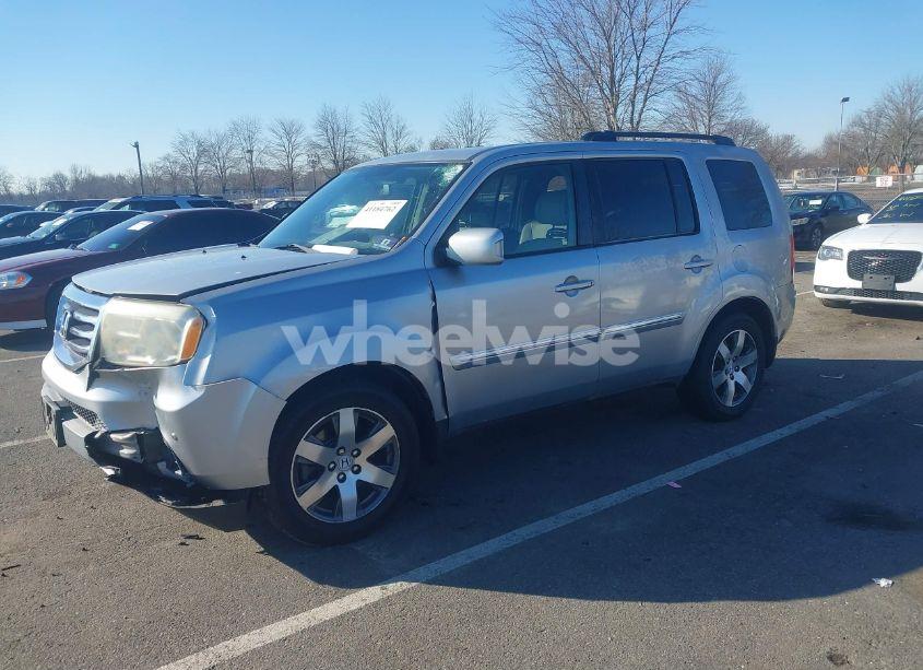 Photo 2 of 2013 Honda Pilot TOURING (VIN 5FNYF4H90DB048519)