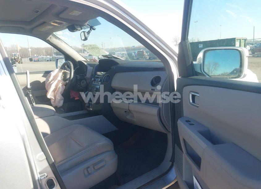 Photo 5 of 2013 Honda Pilot TOURING (VIN 5FNYF4H90DB048519)