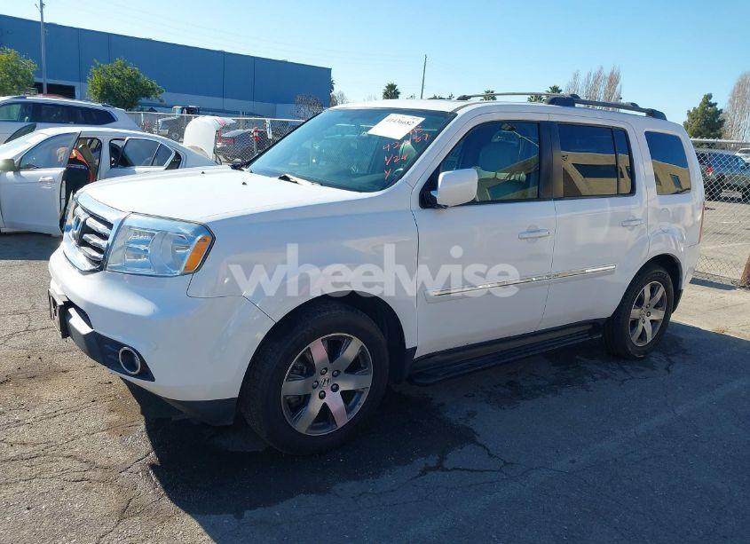 Photo 2 of 2014 Honda Pilot TOURING (VIN 5FNYF4H90EB046884)
