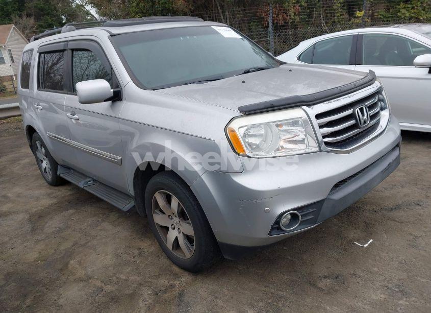 2015 Honda Pilot TOURING (VIN 5FNYF4H90FB009965) main photo