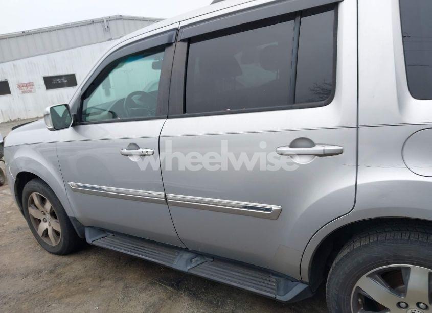 Photo 14 of 2015 Honda Pilot TOURING (VIN 5FNYF4H90FB009965)