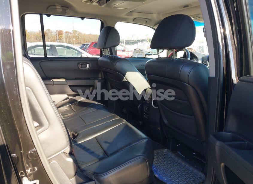 Photo 8 of 2010 Honda Pilot TOURING (VIN 5FNYF4H91AB013435)