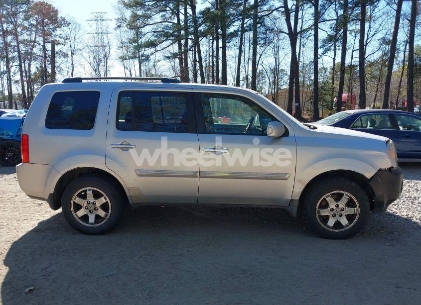 Photo 13 of 2010 Honda Pilot TOURING (VIN 5FNYF4H91AB020868)
