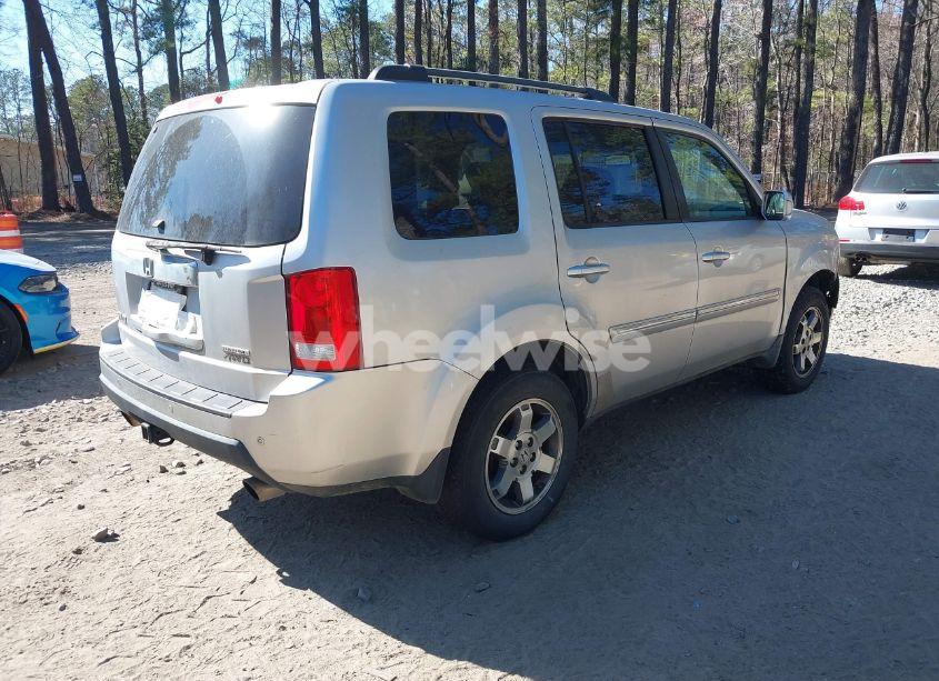 Photo 4 of 2010 Honda Pilot TOURING (VIN 5FNYF4H91AB020868)