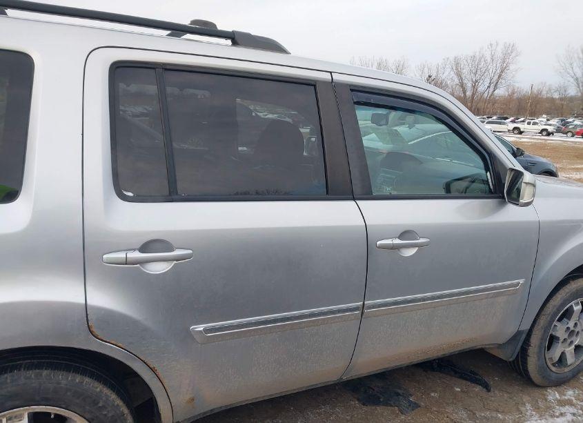 Photo 13 of 2011 Honda Pilot TOURING (VIN 5FNYF4H91BB086550)