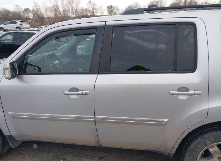 Photo 14 of 2011 Honda Pilot TOURING (VIN 5FNYF4H91BB086550)