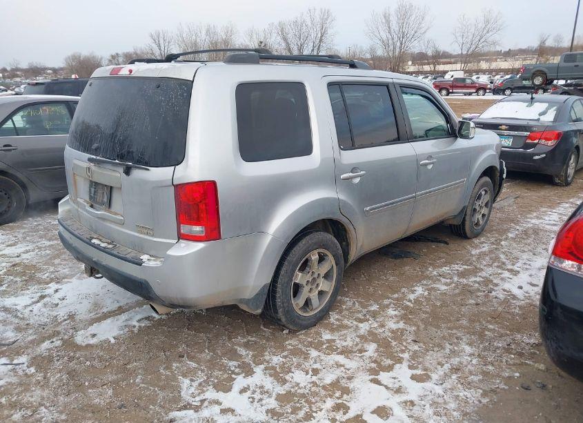 Photo 4 of 2011 Honda Pilot TOURING (VIN 5FNYF4H91BB086550)