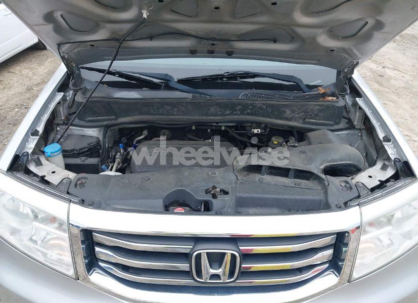 Photo 10 of 2014 Honda Pilot TOURING (VIN 5FNYF4H91EB011934)