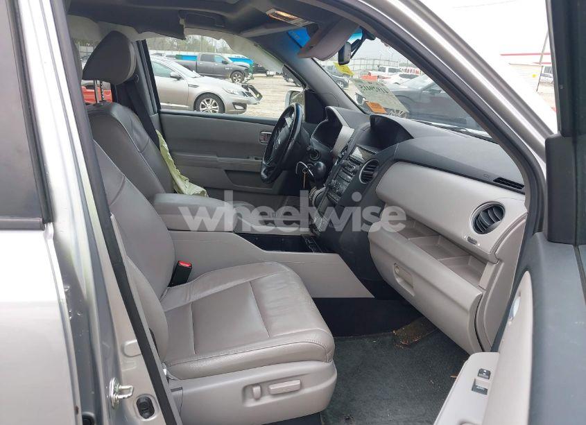 Photo 5 of 2014 Honda Pilot TOURING (VIN 5FNYF4H91EB011934)