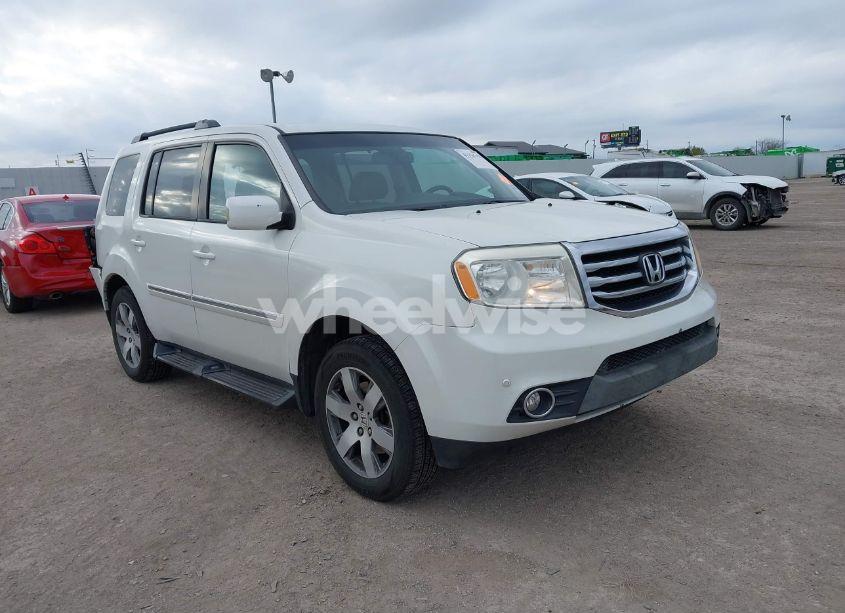 2015 Honda Pilot TOURING (VIN 5FNYF4H91FB014110) main photo